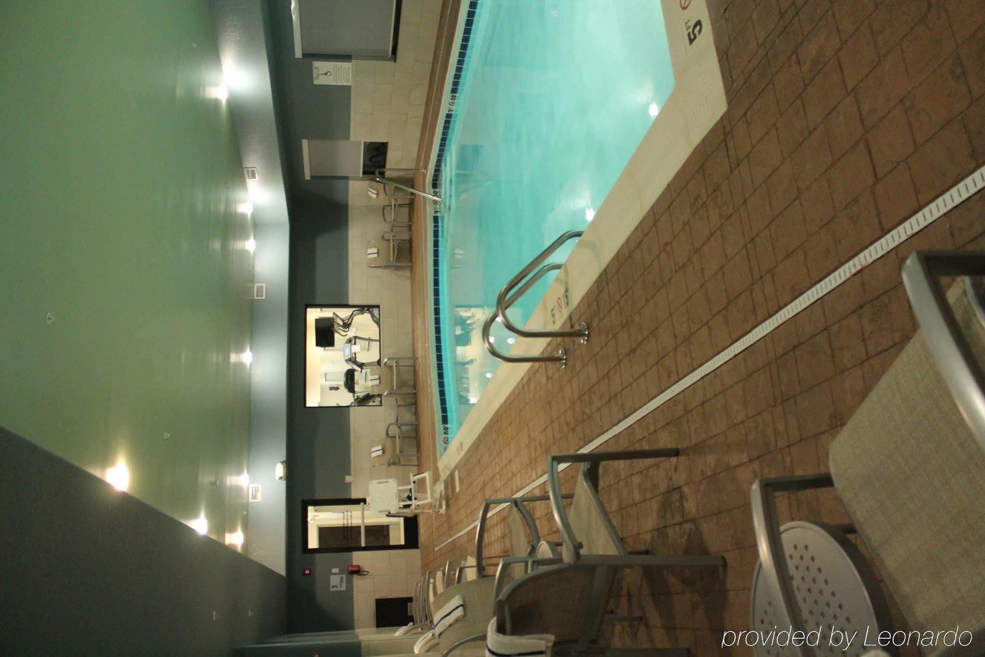 Holiday Inn Express Hotel & Suites Glasgow By Ihg Екстер'єр фото